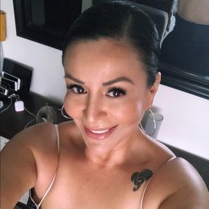 Meet your Posher, Nora